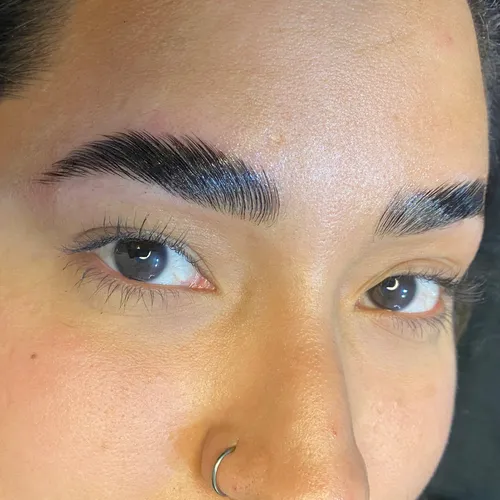 Lifting de pestañas + laminado de cejas 