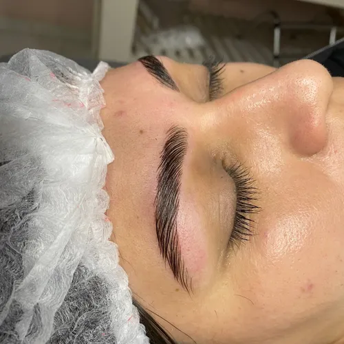 Diseño y perfilado de Cejas 