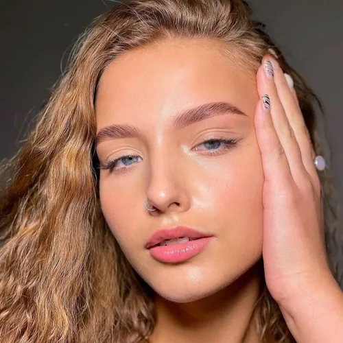 Combo full brows: diseño + perfi + lami + tinte en cejas