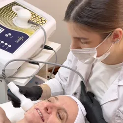· Radiofrecuencia Lift - Tonificación y reafirmación 