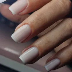 Esmaltado semipermanente (Manos)