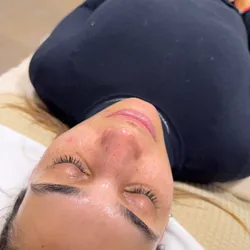 Facial premium + DERMAPLANING 