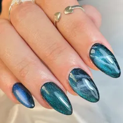Soft Gel con polvo aura , ojo de gato o french 