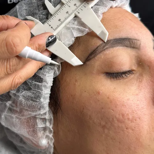 Modelado y Laminado Cejas con Botox
