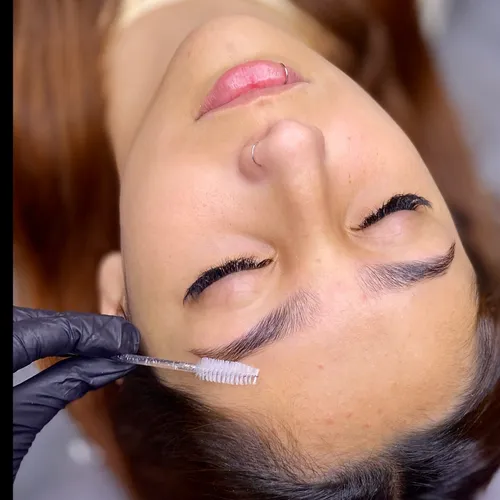 Diseño + Perfilado de cejas