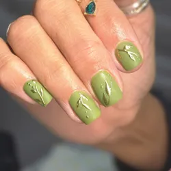 Esmaltado semipermanente (sin diseño)