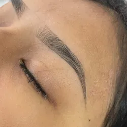 Diseño y perfilado de cejas