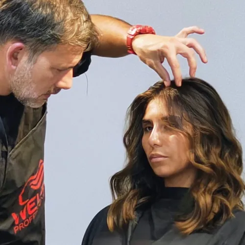 CORTE MUJER CON DIEGO