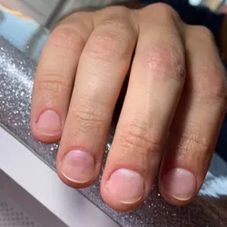 Uñas esculpidas hombre onicofagia