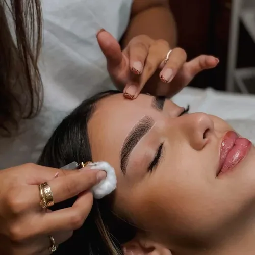Diseño & laminado de cejas