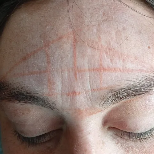 Dis. Y perfilado de cejas 