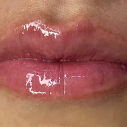 Hydra-Lips (Nutrición & Color)