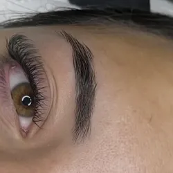 Perfilado de cejas 