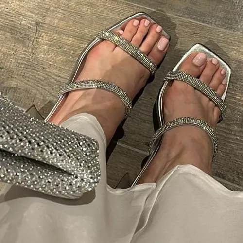Belleza de pies con semi-permanente  - copia