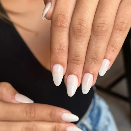 Extensiones Soft Gel con esmaltado liso