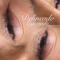 Delineado de párpados 