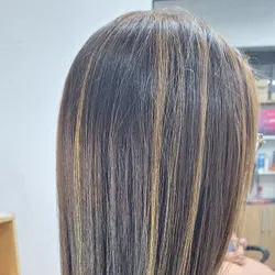 Color con mechas localizadas + nutrición secado y planchado