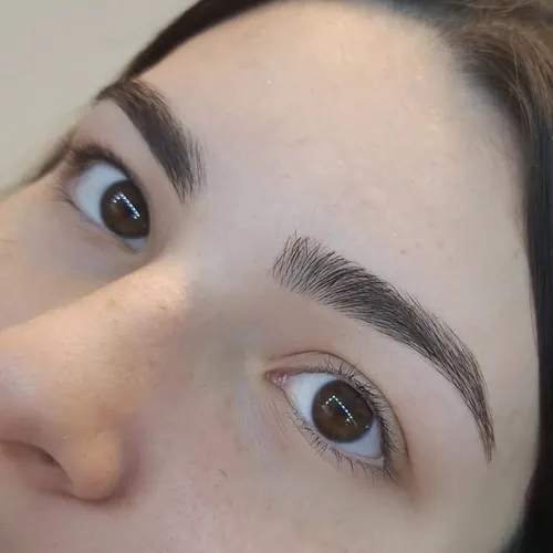 Diseño y perfilado de cejas