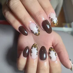 Esculpidas en Polygel o Gel