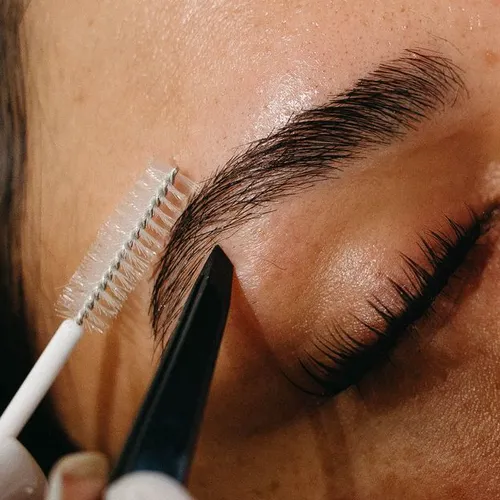 Mantenimiento de Perfilado de Cejas
