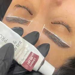 Perfílado + Tinte de cejas 