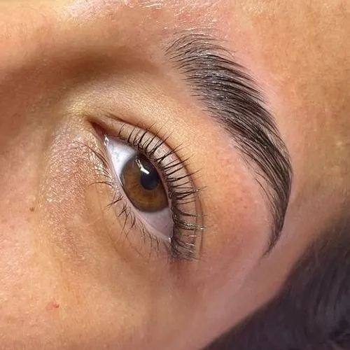 Lifting de pestañas + perfilado de cejas + Laminado de Cejas 