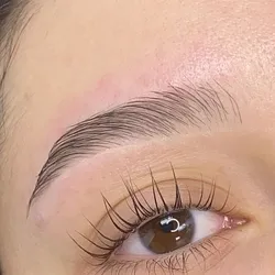 Diseño de cejas 