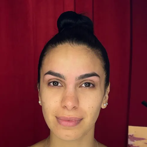 Diseño y perfilado de cejas 