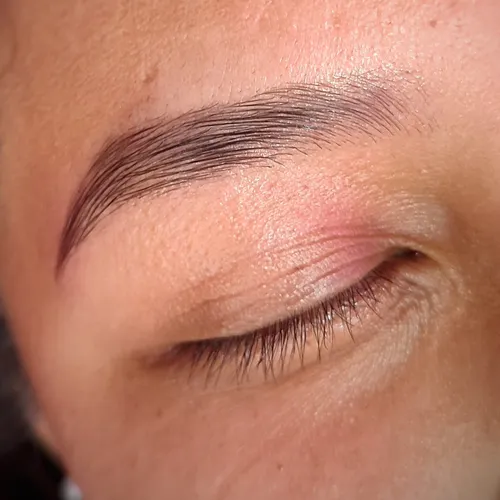 Laminado de cejas + Diseño y perfilado de cejas 