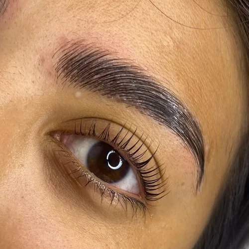Perfilado + laminado de cejas