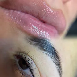 Hidralips + Laminado de cejas