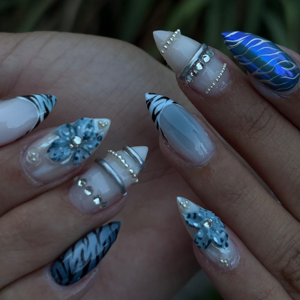 Logo de By Valen Nails 💅🏻