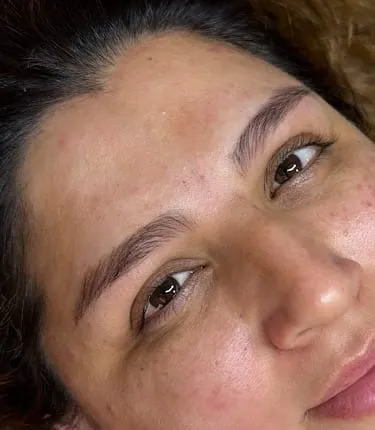 Cejas pelo a pelo hiperrealistas