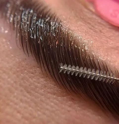 Laminado de cejas 