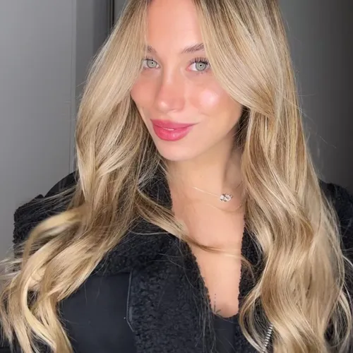 Es una combinación de balayage más ref