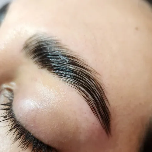 Laminado de cejas 