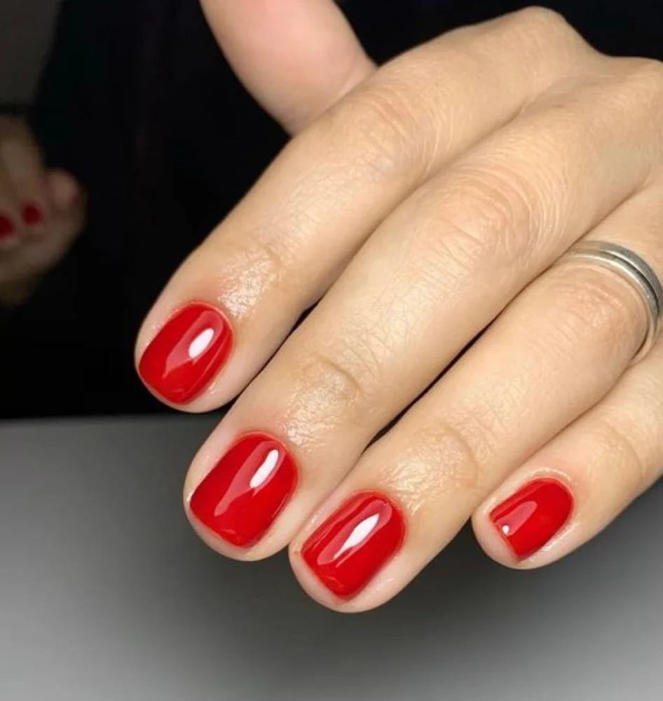 Esmaltado semipermanente rojo