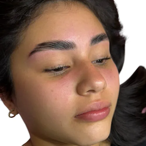 Laminado de cejas (incluye diseño y perfilado)