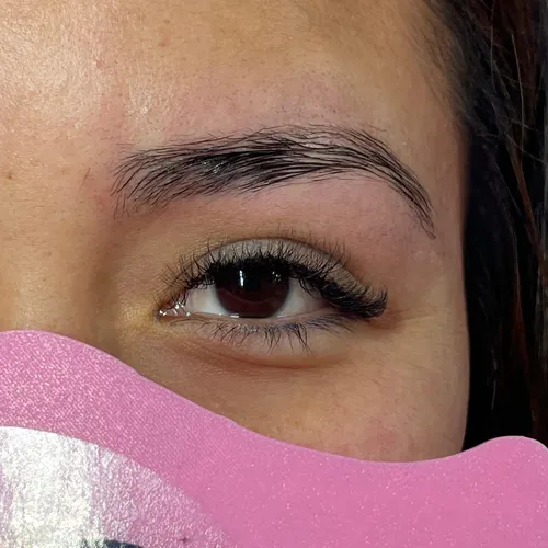 Perfilado y laminado de cejas