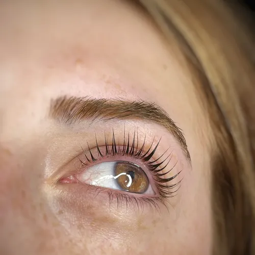 Lash lifting