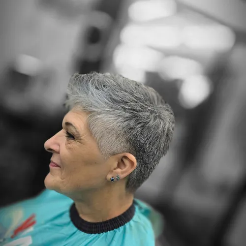 CORTE DE DAMA, de Barberia y Academia Sgk