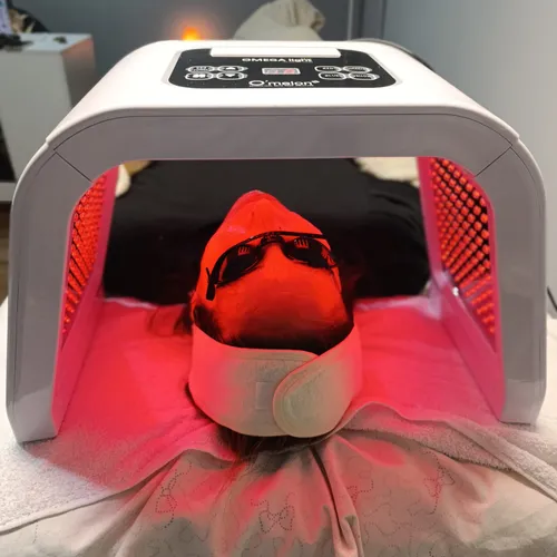 Cabina led para mejorar los resultados de los tratamientos.
