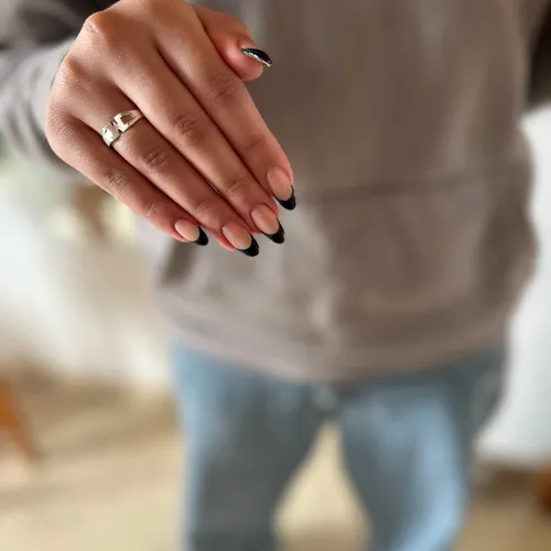 🖤